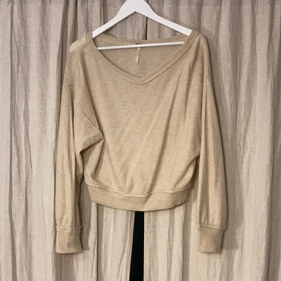 Free People Sweaters - Slouchy beige cashmere Free People sweater